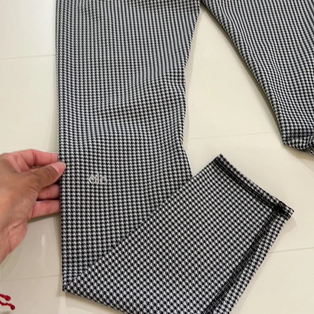 Alo yoga leggins - Picture 10 of 15